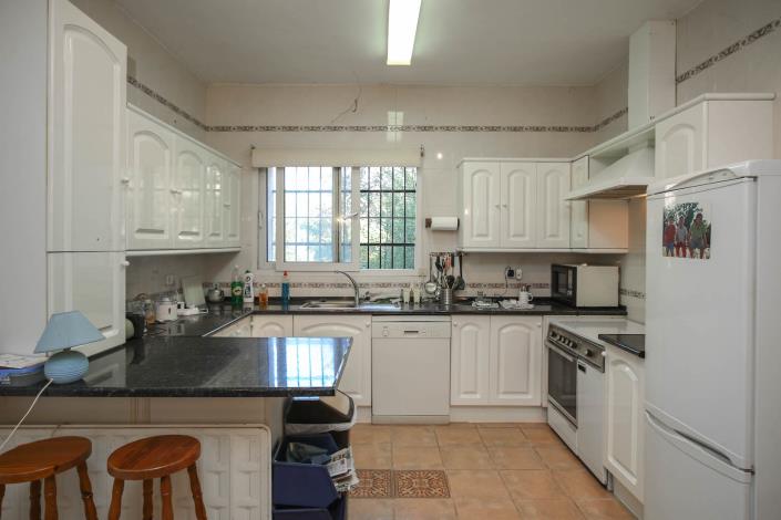 Image No.25-5 Bed Country House for sale