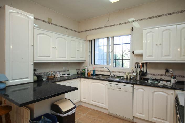 Image No.26-5 Bed Country House for sale