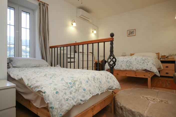 Image No.28-5 Bed Country House for sale