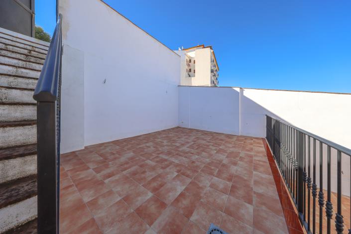 Image No.49-Maison de ville de 4 chambres à vendre à Guaro