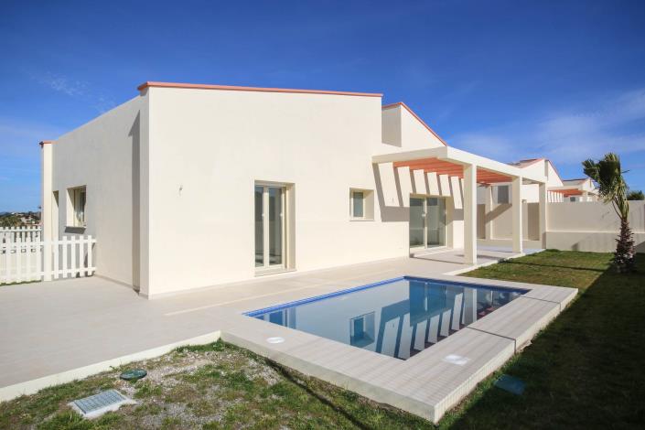 Image No.1-Villa / Détaché de 2 chambres à vendre à Coin