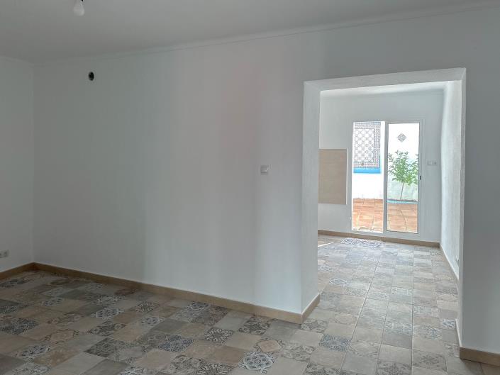 Image No.8-2 Bed Townhouse for sale