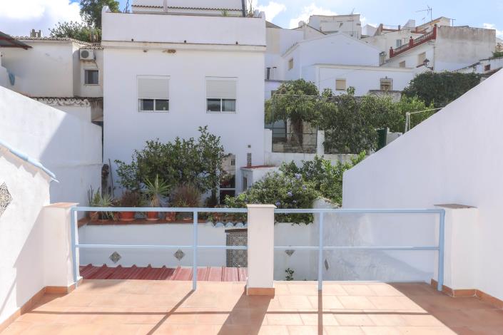 Image No.27-2 Bed Townhouse for sale