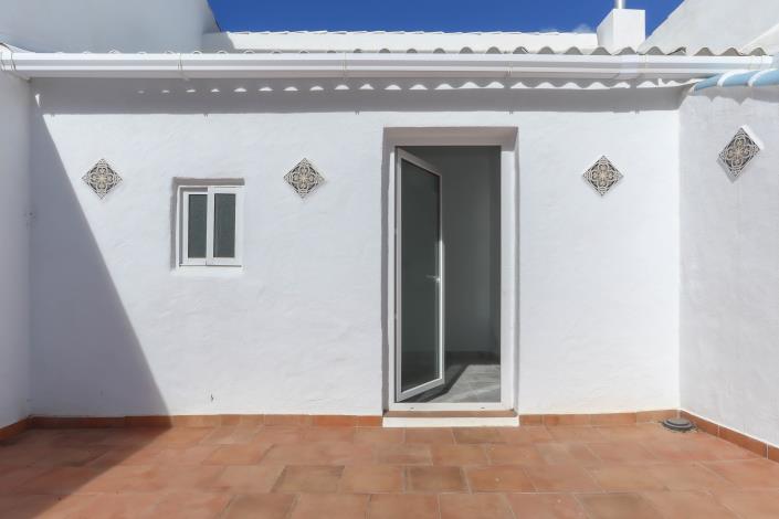 Image No.29-2 Bed Townhouse for sale