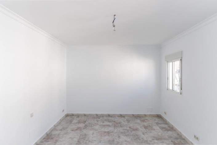 Image No.31-2 Bed Townhouse for sale