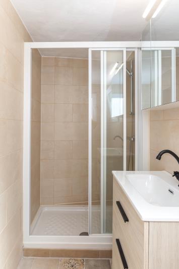 Image No.35-2 Bed Townhouse for sale