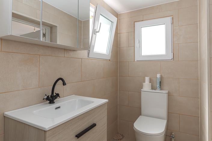 Image No.37-2 Bed Townhouse for sale