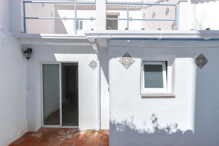 Image No.38-2 Bed Townhouse for sale