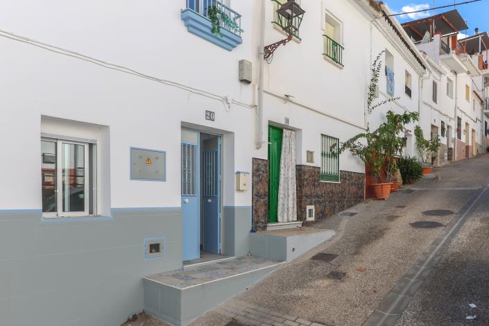 Image No.46-2 Bed Townhouse for sale