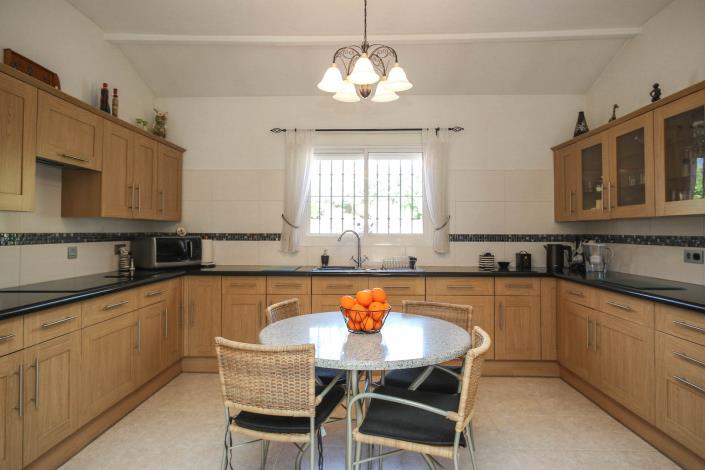 Image No.10-Maison / Villa de 4 chambres à vendre à Casarabonela