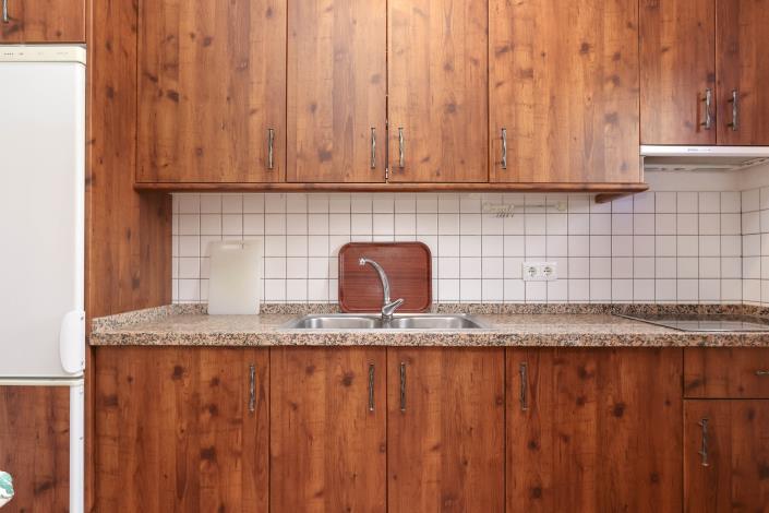 Image No.21-14 Bed Hotel for sale