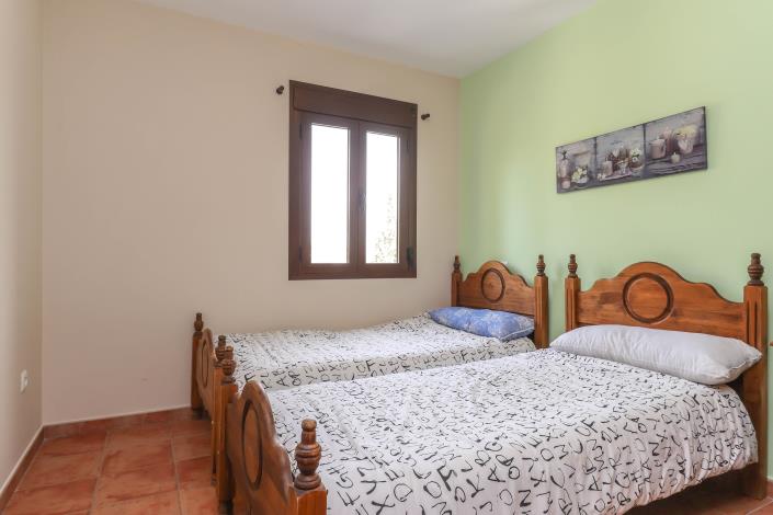 Image No.24-14 Bed Hotel for sale