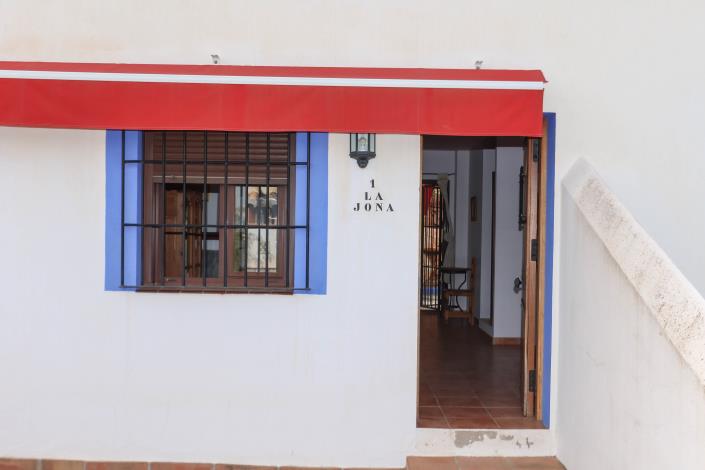 Image No.27-14 Bed Hotel for sale