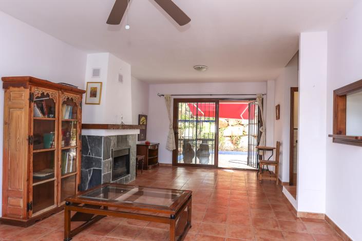 Image No.28-14 Bed Hotel for sale