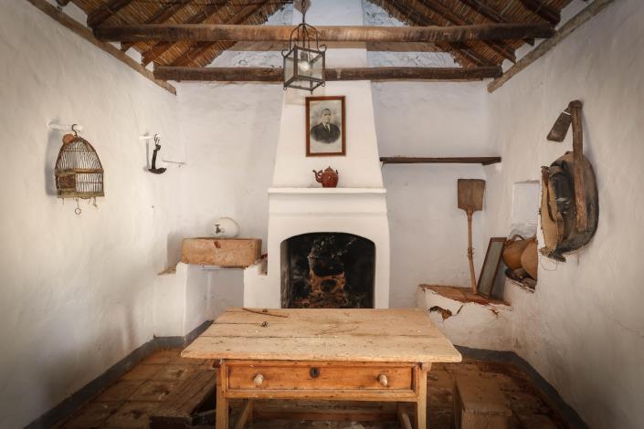 Image No.46-14 Bed Hotel for sale