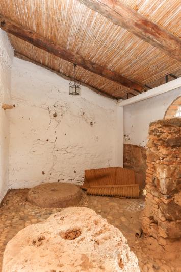 Image No.49-14 Bed Hotel for sale