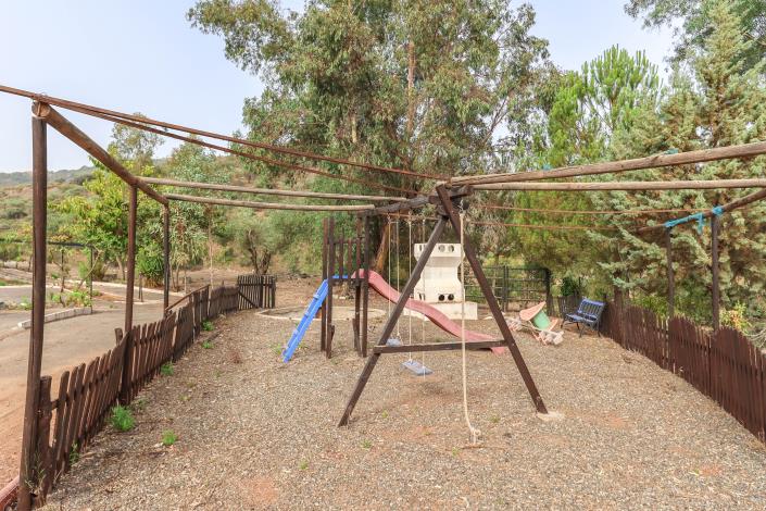 Image No.50-14 Bed Hotel for sale