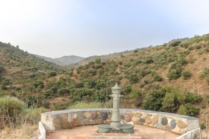 Image No.53-14 Bed Hotel for sale