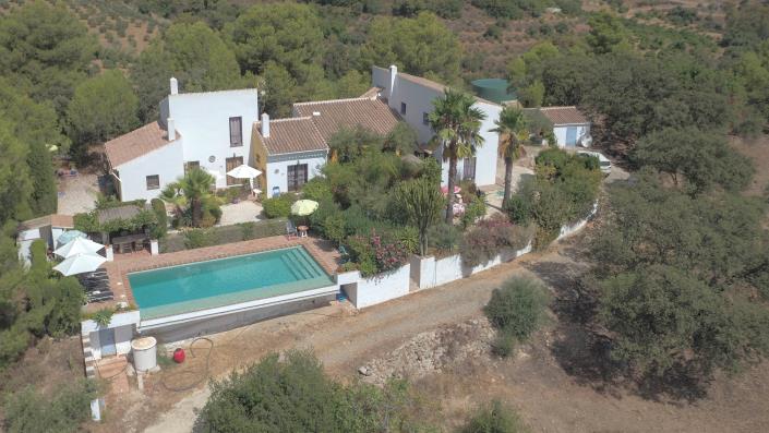 Image No.2-Villa / Détaché de 6 chambres à vendre à Alozaina