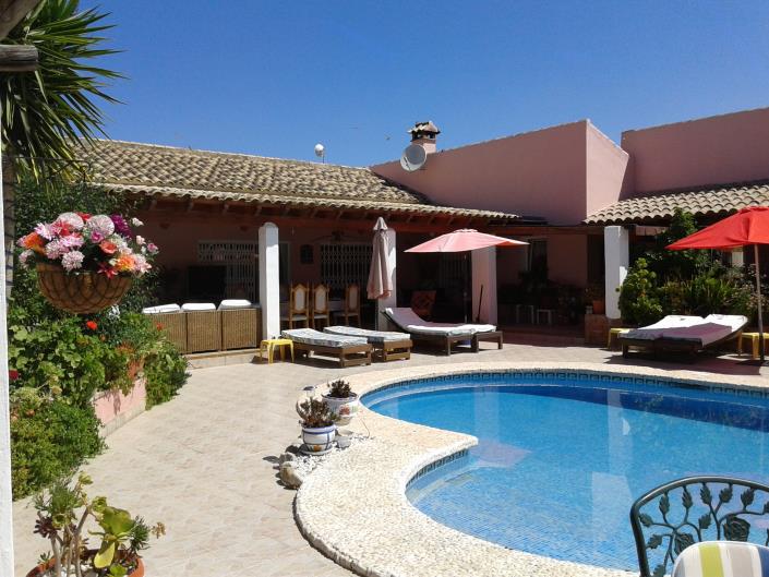 Image No.36-5 Bed Villa / Detached for sale