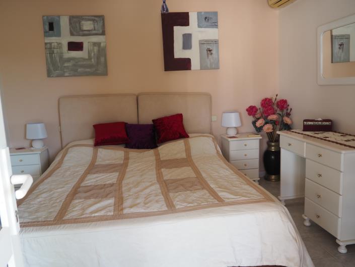 Image No.37-5 Bed Villa / Detached for sale