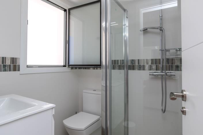 Image No.23-4 Bed Villa / Detached for sale