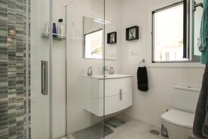 Image No.25-4 Bed Villa / Detached for sale