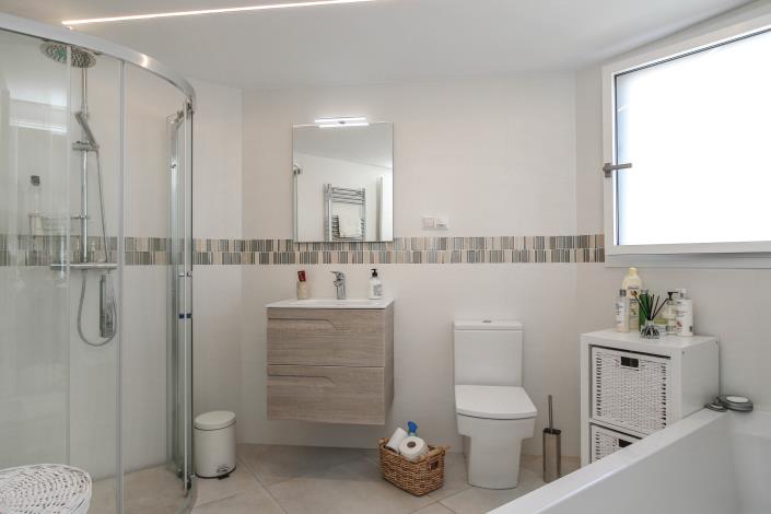 Image No.27-4 Bed Villa / Detached for sale