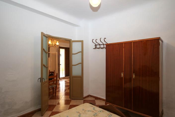 Image No.14-4 Bed Townhouse for sale