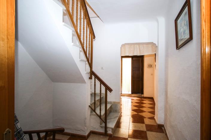 Image No.18-4 Bed Townhouse for sale