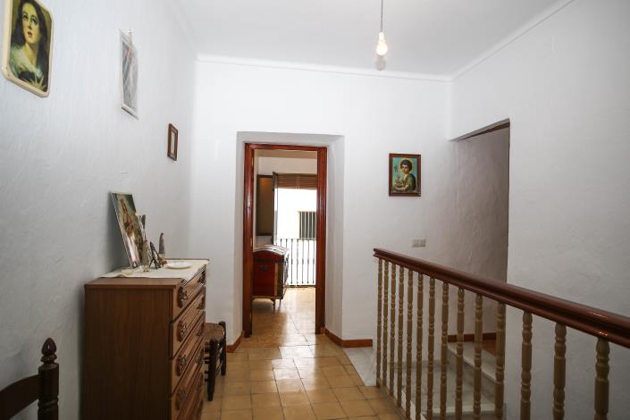 Image No.20-4 Bed Townhouse for sale