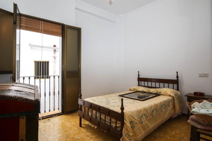 Image No.21-4 Bed Townhouse for sale