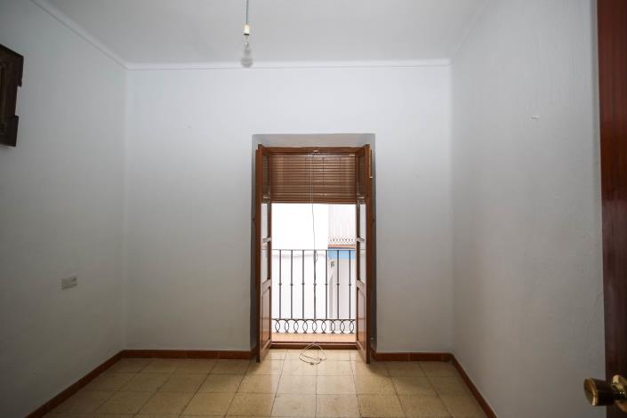 Image No.22-4 Bed Townhouse for sale