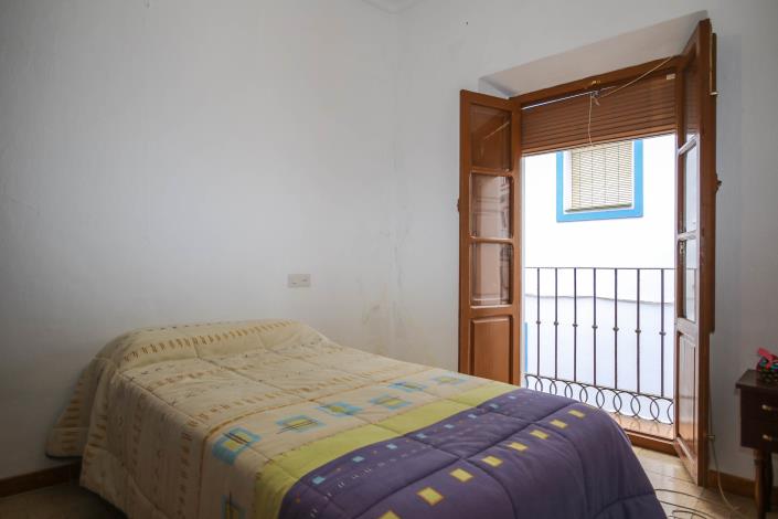 Image No.24-4 Bed Townhouse for sale