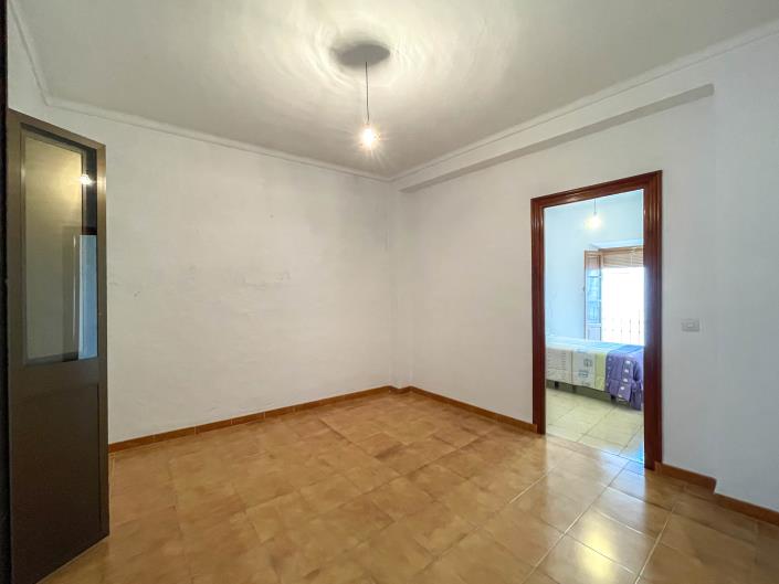 Image No.25-4 Bed Townhouse for sale