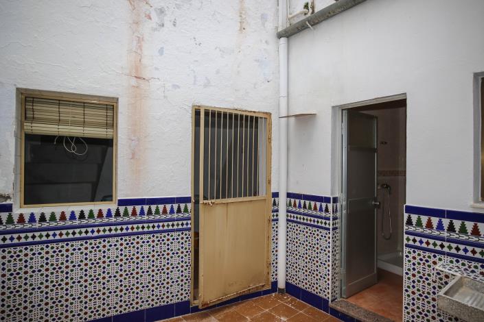 Image No.27-4 Bed Townhouse for sale