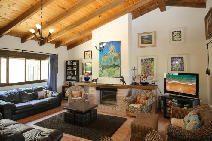 Image No.12-6 Bed Apartment for sale