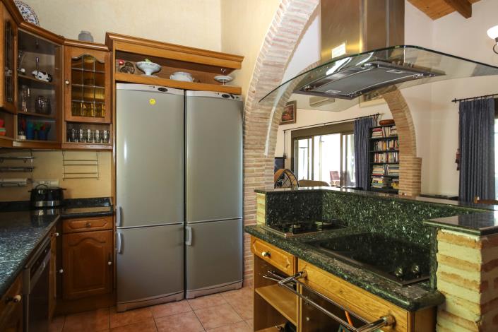 Image No.19-6 Bed Apartment for sale