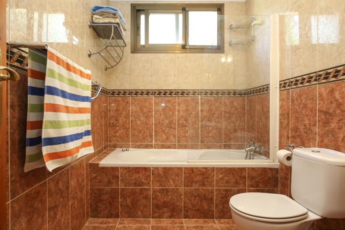 Image No.22-6 Bed Apartment for sale