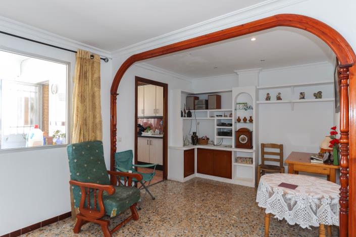 Image No.13-4 Bed Townhouse for sale