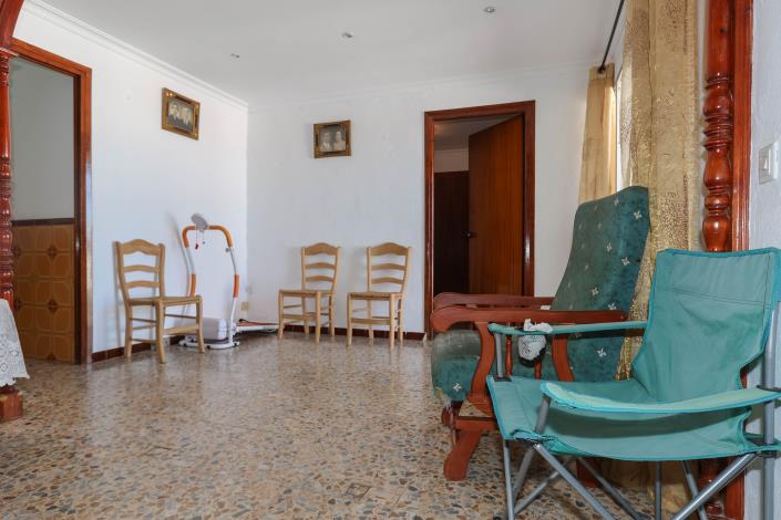 Image No.14-4 Bed Townhouse for sale