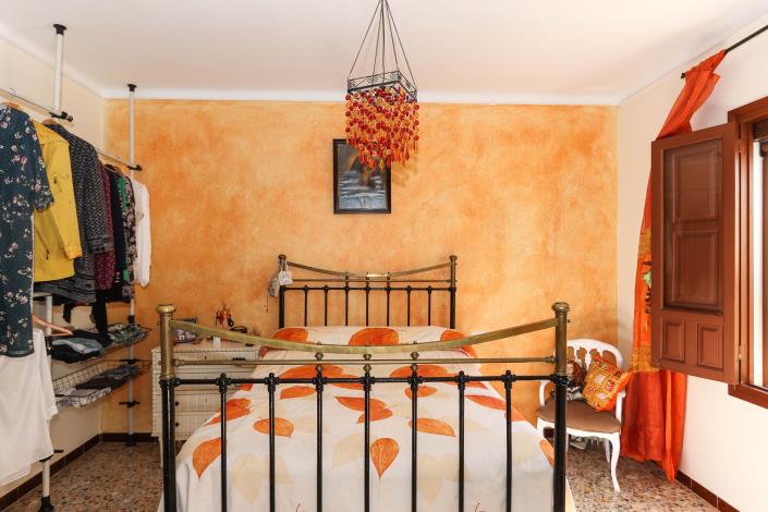 Image No.20-4 Bed Townhouse for sale