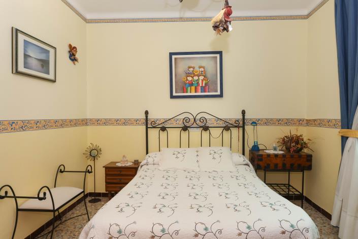 Image No.21-4 Bed Townhouse for sale