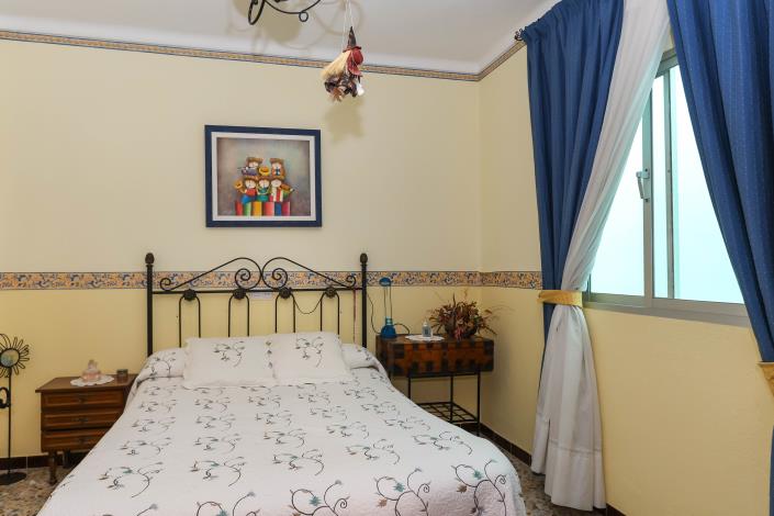 Image No.22-4 Bed Townhouse for sale