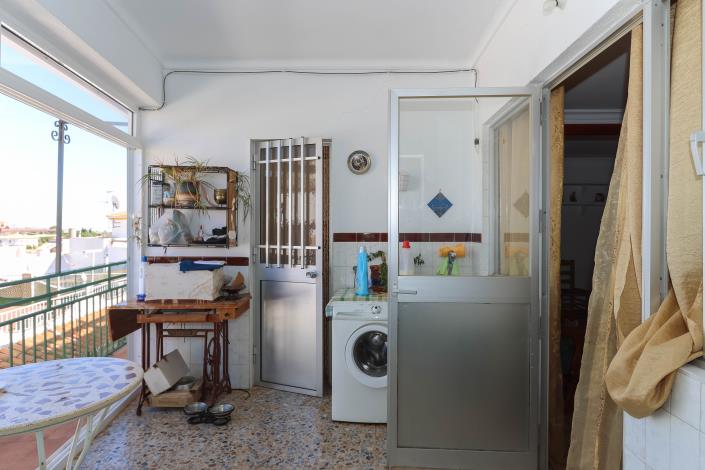 Image No.25-4 Bed Townhouse for sale