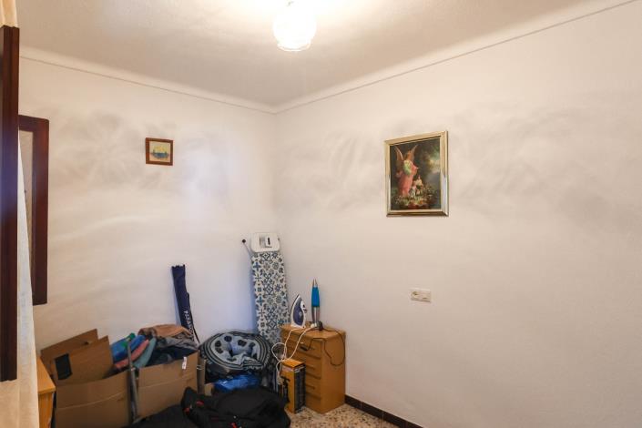 Image No.28-4 Bed Townhouse for sale