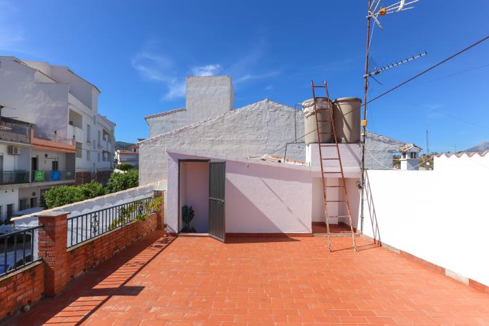 Image No.3-4 Bed Townhouse for sale