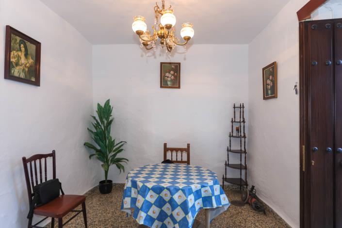 Image No.19-2 Bed Townhouse for sale