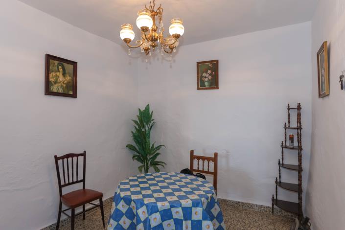 Image No.6-2 Bed Townhouse for sale