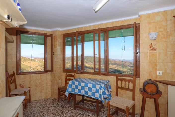 Image No.21-2 Bed Townhouse for sale